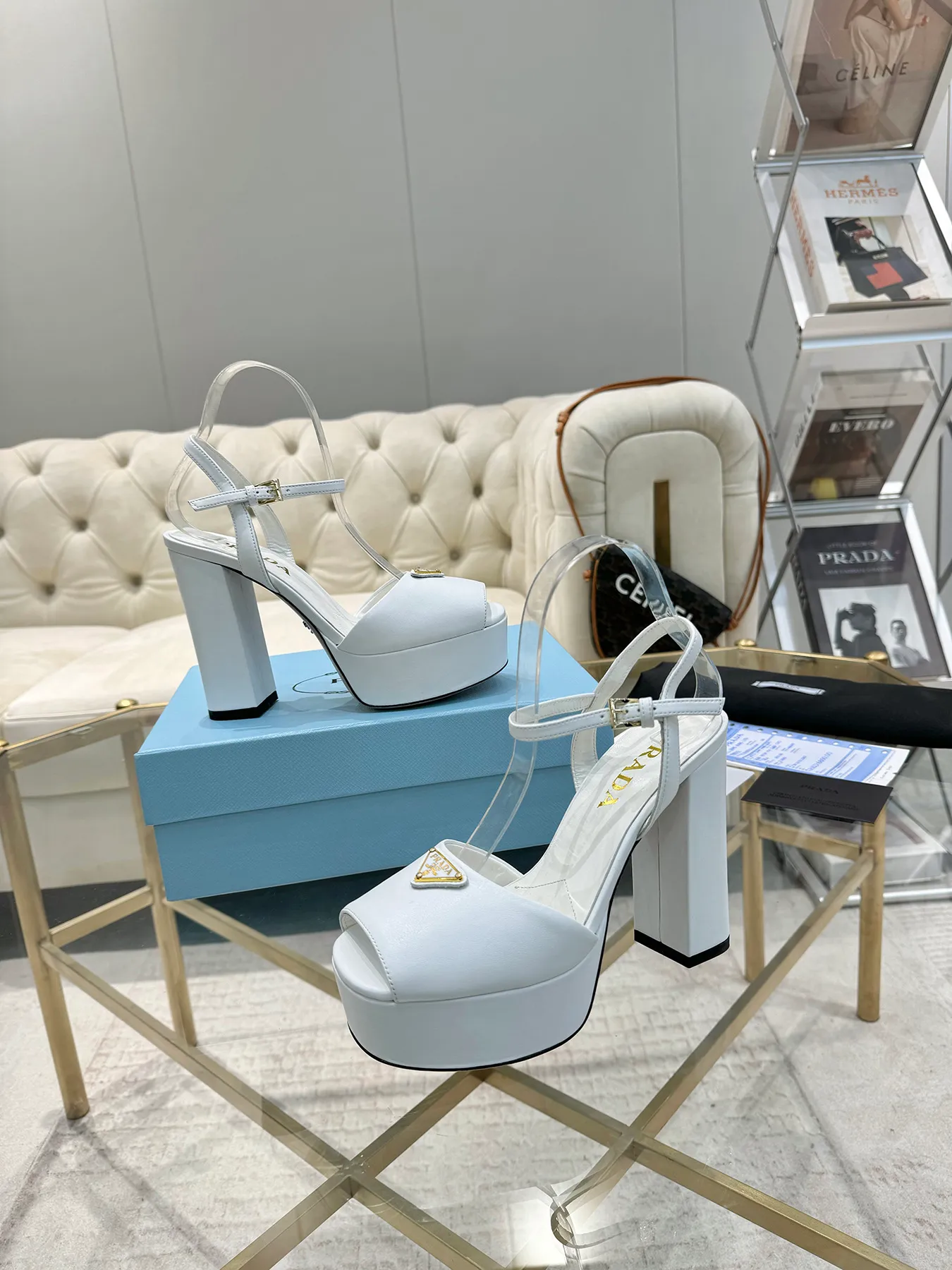 👟👟Ex-factory price 600👟👟 (imitation leather bottom-20) New arrival 👉Ready stock👈Remove the original board and make a 1:1 replica‼ ️The highest version ✅ Prada's early spring catwalk hot style 😘The latest spring style Thick heel square toe water platform series (genuine leather outsole) (simulated leather sole) A must-have for goddesses Super beautiful on the feet 👉The upper is made of imported original calfskin, soft and textured Inner + foot pads Imported sheepskin lining, breathable and comfortable Private model water platform Heel Water platform 4M Heel height 13M Code number 35M-39M (34 40 41 42 43 is custom-made and cannot be returned or exchanged)